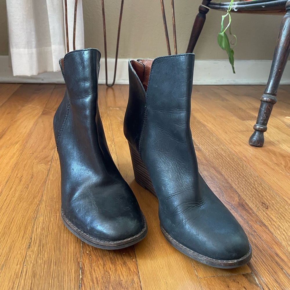Lucky Brand Yolene Leather Booties